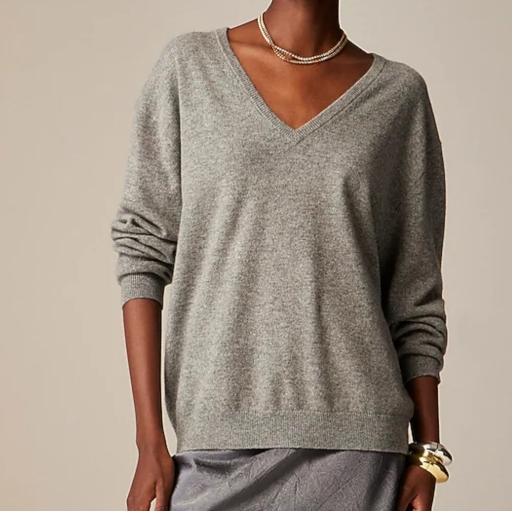 J.Crew 100% Cashmere V-Neck Sweater – Size M (Oversized Fit)
